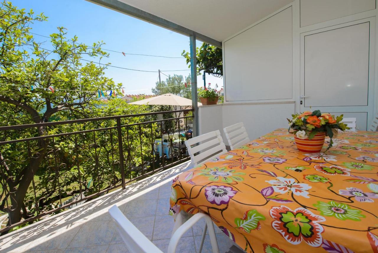 Apartments With A Parking Space Kastel Stafilic, Kastela - 21948 외부 사진