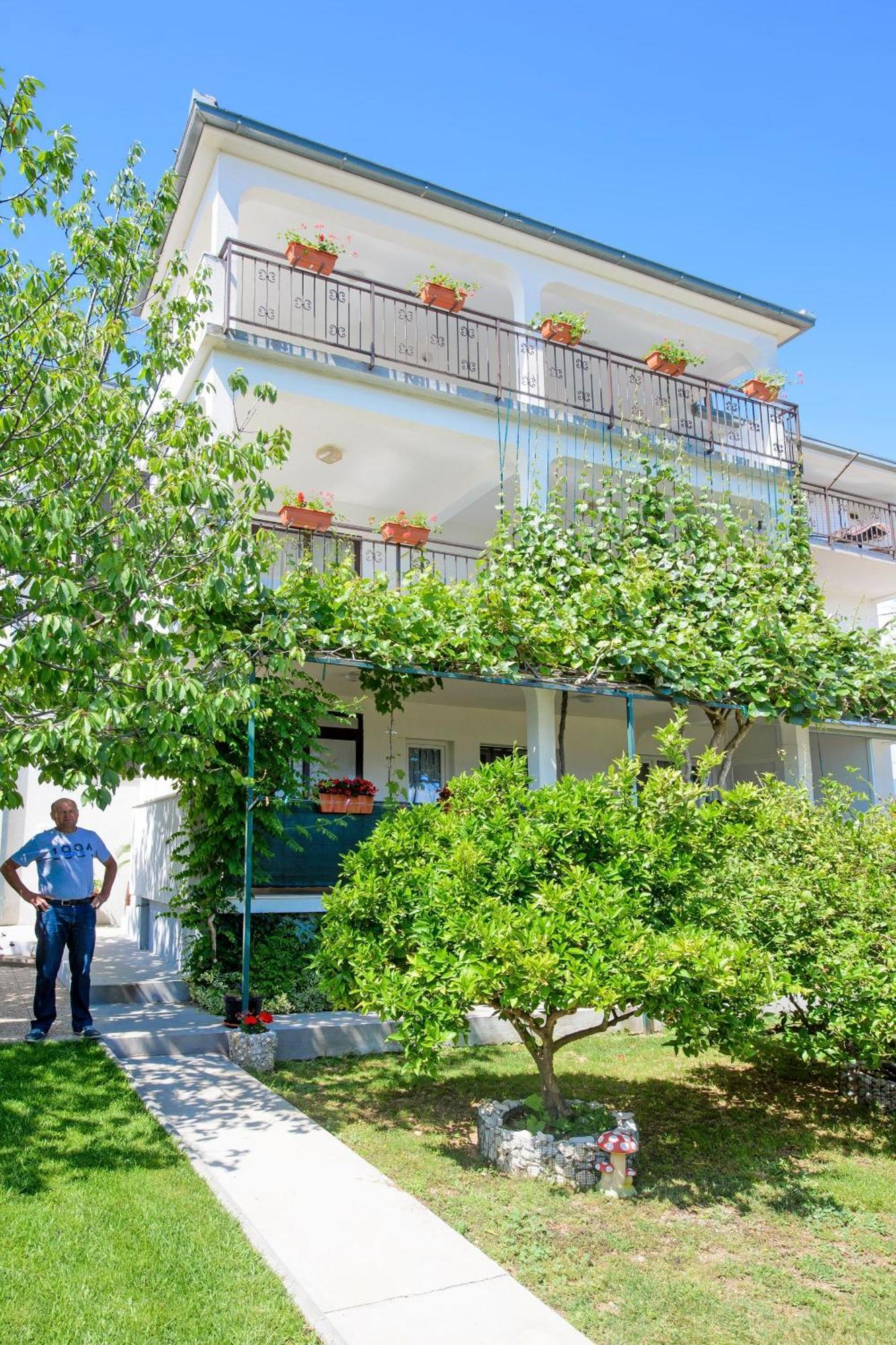 Apartments With A Parking Space Kastel Stafilic, Kastela - 21948 외부 사진